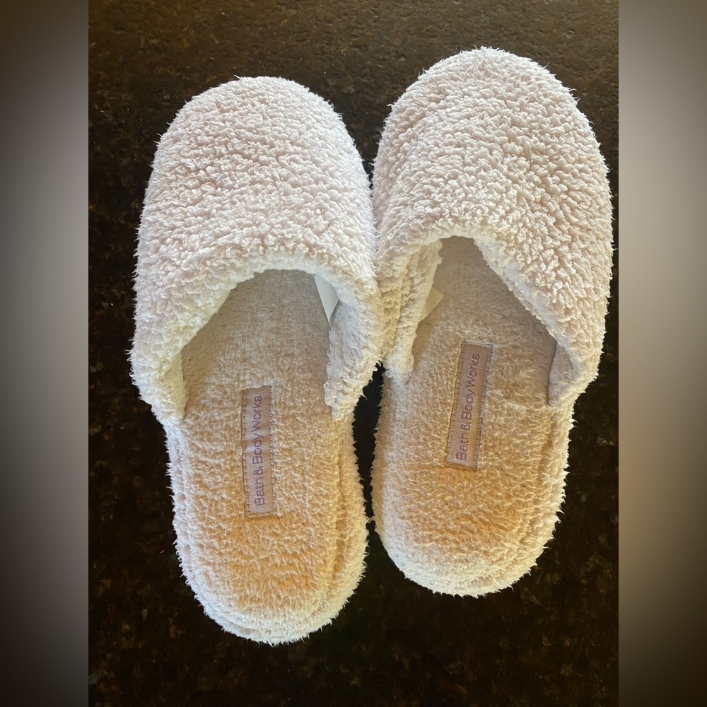 Bath and Body Works fluffy white slippers